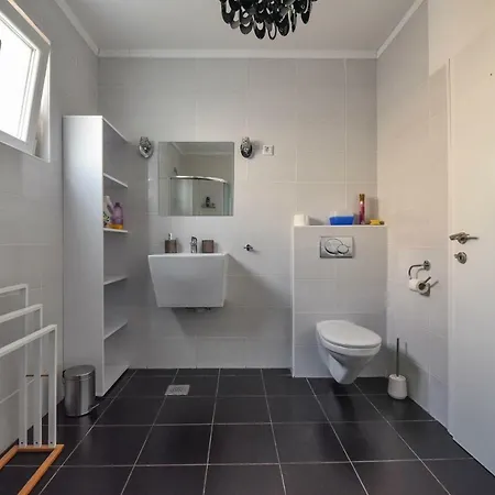 Appartement Brzoja *